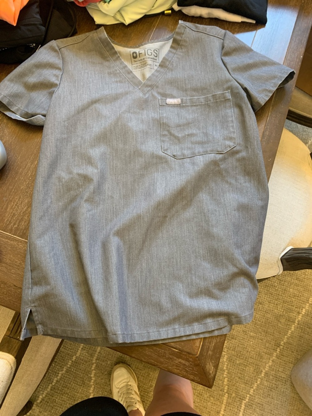Figs graphite grey classic scrub top XS